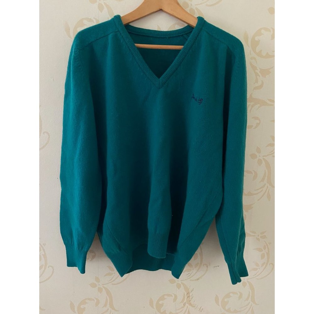 Vintage Pringle of Scotland Wool VNeck Stunning Sweater Medium